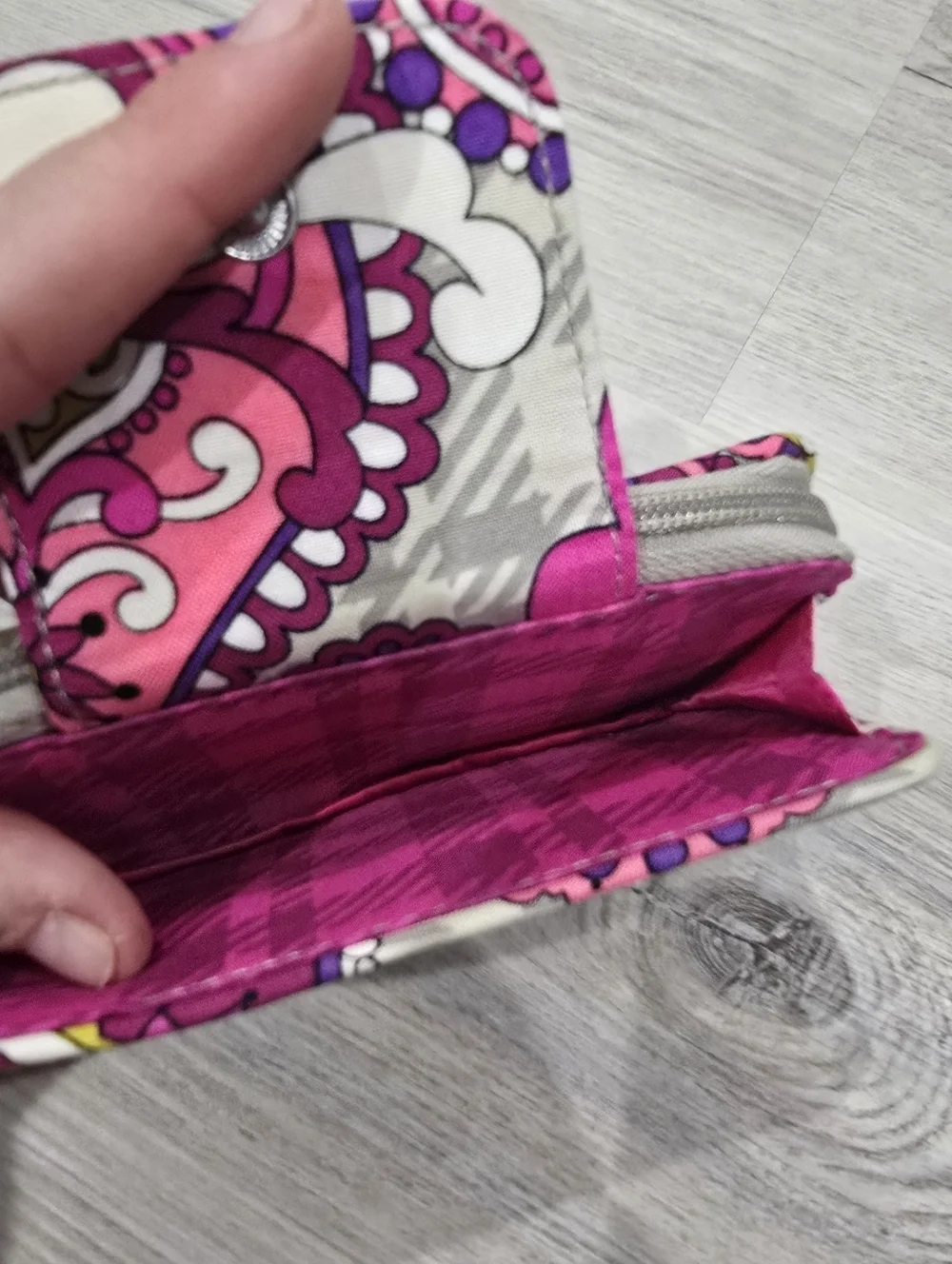 Vera Bradley Paisley Meets Plaid Smartphone Wristlet Wallet NWT